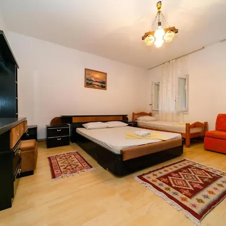 Bozena - One Bedroom With Terrace Διαμέρισμα